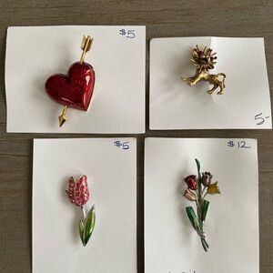 Set of Four Vintage Brooches Flower is Real Silver Elegant vintage brooch